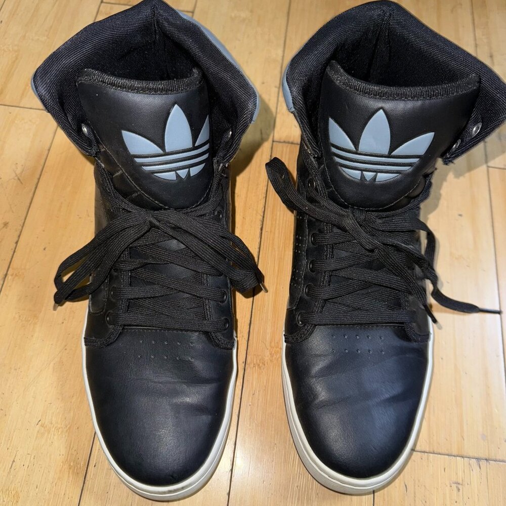 Adidas High Top Tennis Shoes for Men Size- 10 - Picture 2 of 4